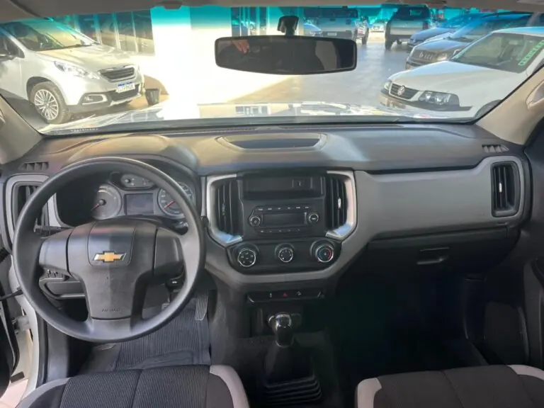 GM - Chevrolet S10 Pick-Up LS 2.8 TDI 4x2 CD Dies. Mec. 2022 - Idroovecar